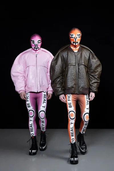 Look 19
